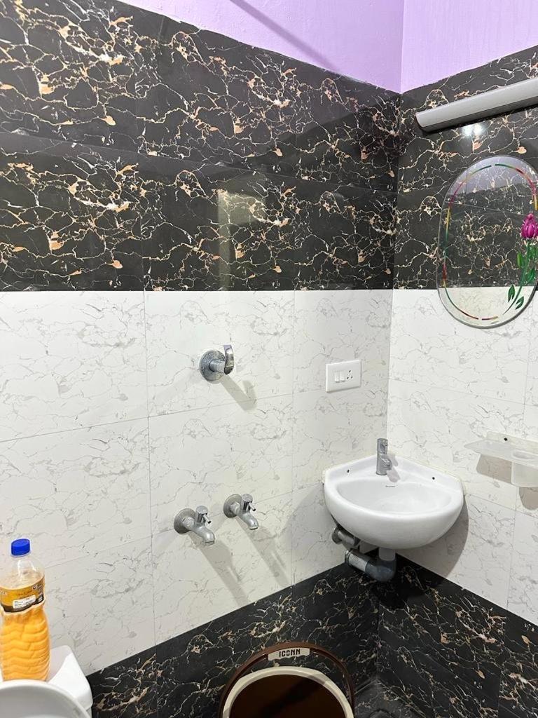 Tamizh Nest - தமிழ்க்குடில் Villa Kanyakumari Exteriör bild
